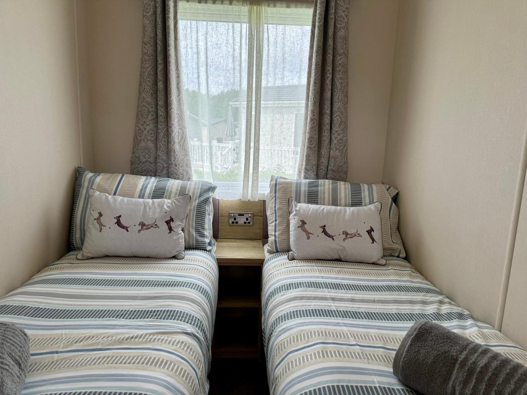 Paws Lodge, Hot Tub, Pet Friendly Саут-Керни Экстерьер фото